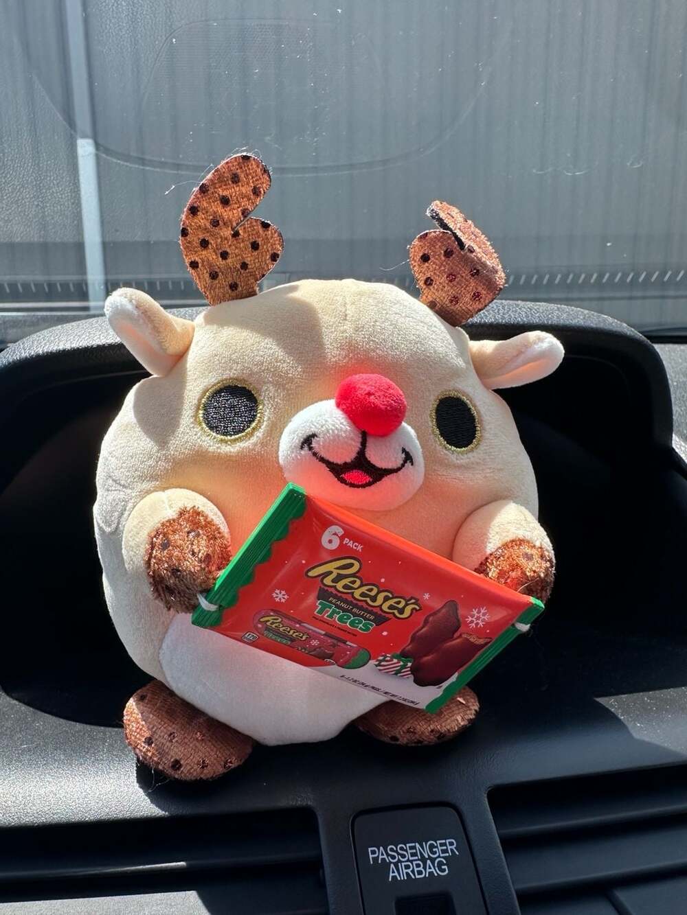 Zuru Snackles Christmas Edition Reindeer with Reese's Trees Plush